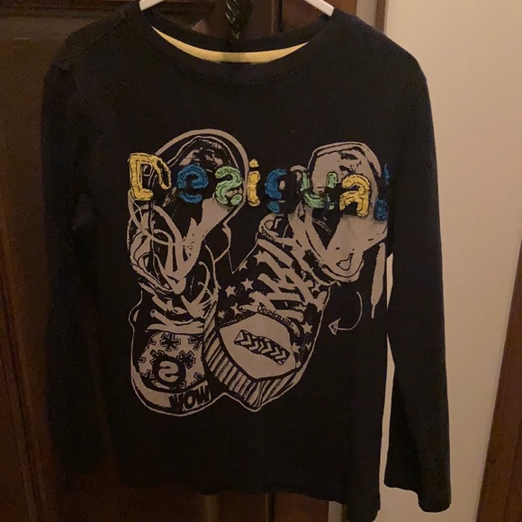 Like NEW Desigual tshirt size 5-6 for boys - Picture 1 of 3